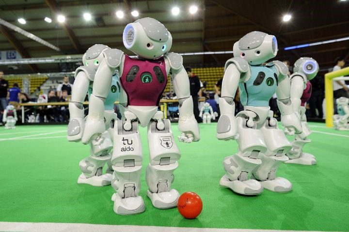 مسابقات رباتیک دانشآموزی (ربات فوتبالیست)